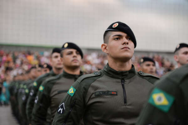 2.387-novos-soldados-da-Policia-Militar-sao-nomeados-pelo-Governo-do-Ceara-para-reforcar-a-seguranca-publica-17-600x400