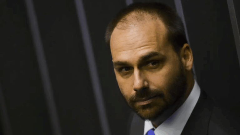 Eduardo-Bolsonaro-diz-que-tarifa-de-Trump-ao-Brasil-é-resposta-a-abusos-de-Moraes