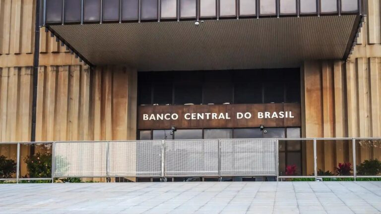 Suspeito de facilitar ataque hacker que desviou R$ 800 milhões do Banco Central é preso em São Paulo