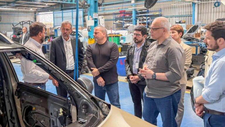 136 viaturas blindadas das polícias do Ceará devem chegar em novembro, afirma Elmano