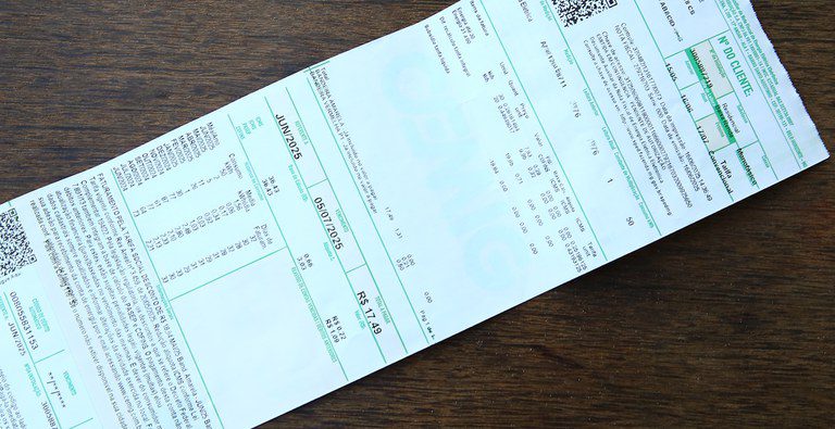 97-dos-consumidores-rurais-e-residenciais-receberao-descontos-na-conta-de-luz-em-agosto