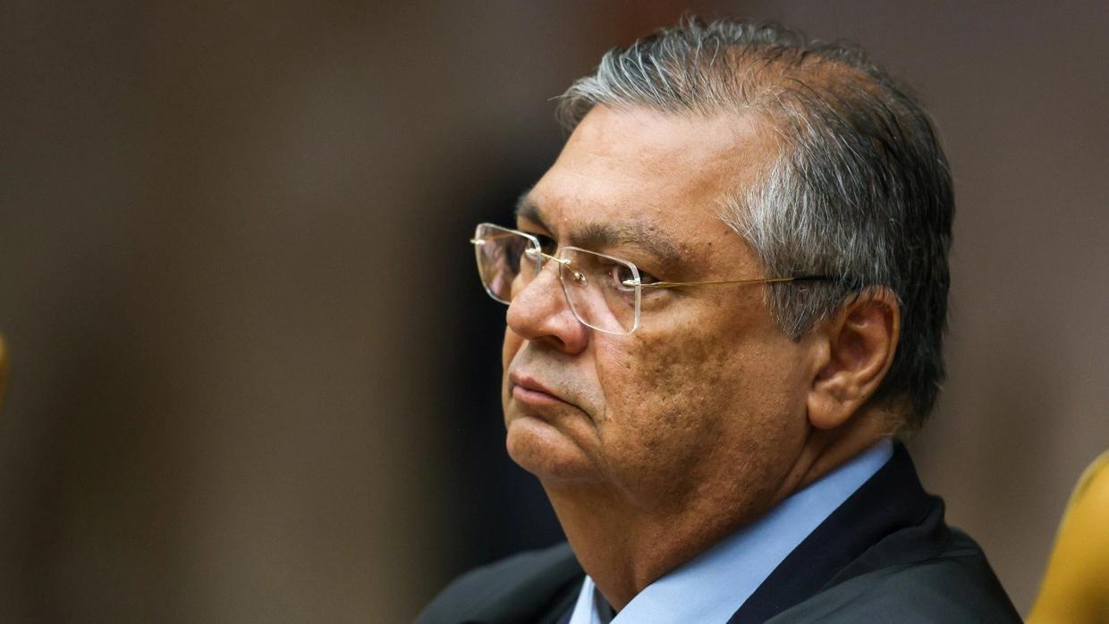 Dino aciona PF para investigar uso de R$ 694 milhões repassados por emendas Pix