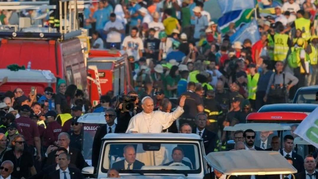 Papa Leão XIV encerra Jubileu da Juventude com missa para mais de 1 milhão de fiéis (3)