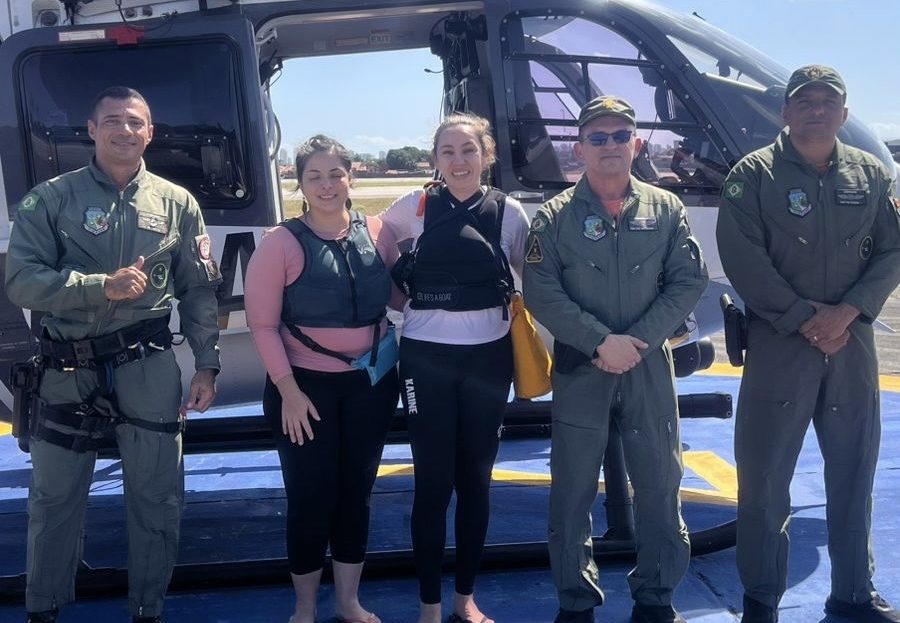 Seis-pessoas-sao-resgatadas-apos-canoa-virar-em-Caucaia-e1754152039279