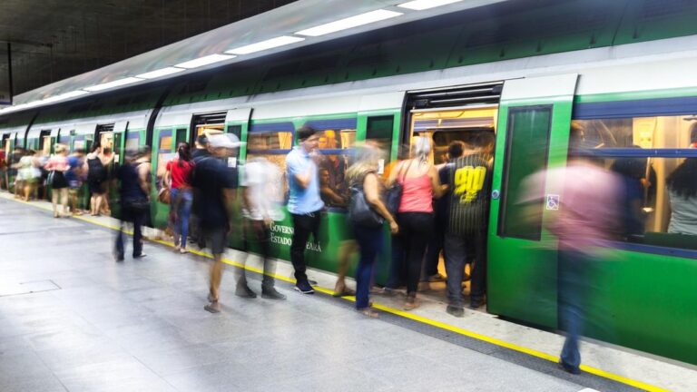 Oeste-Leste Metrofor