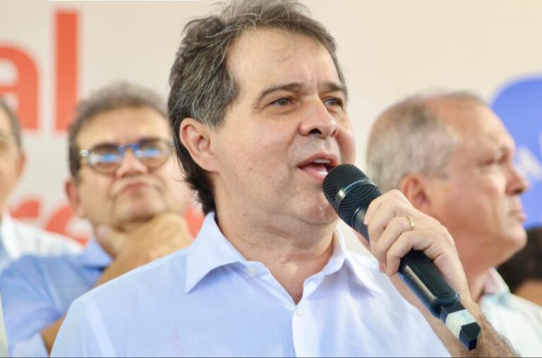 gestao-sarto-entregou-papel-da-casa-sem-validade-para-35-mil-familias-diz-prefeito-evandro