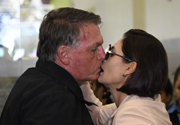 BRASILIA, JAIR BOLSONARO SE DESPEDE DE MICHELLE BOLSONARO
