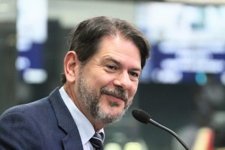 Senador-Cid-Gomes-768x512-1