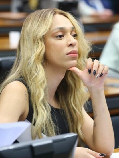 deputada-erika-hilton-psol-sp-lider-do-partido-na-camara-foto-vinicius-lourescamara-dos-deputados-1724978147563_v2_3x4
